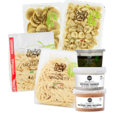 Daily Chef verse pasta pak à 250/500 gram,
Daily Chef groene pesto pastasaus bakje à 150 ml
of Noordertrots pastasaus bakje à 25
